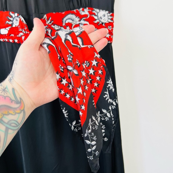 Sandro Black and Red Pleated Cap Sleeve Horoscope Graphic Belted Dress UK S - Picture 4 of 14